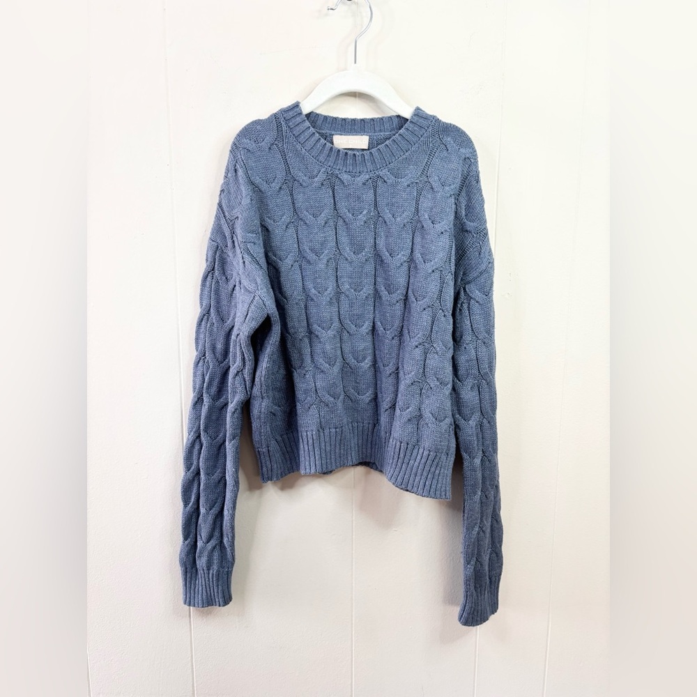 One child blue crewneck cable neck sweater pullover size 9